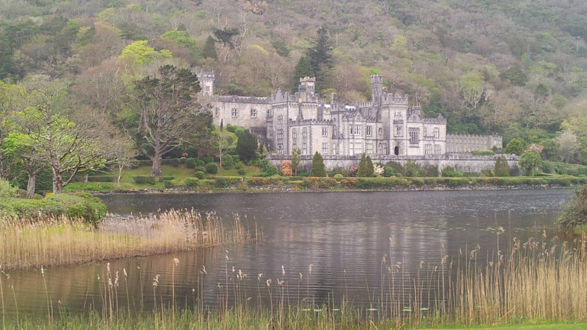 Kylemore abbey, una storia di amore e tragedia